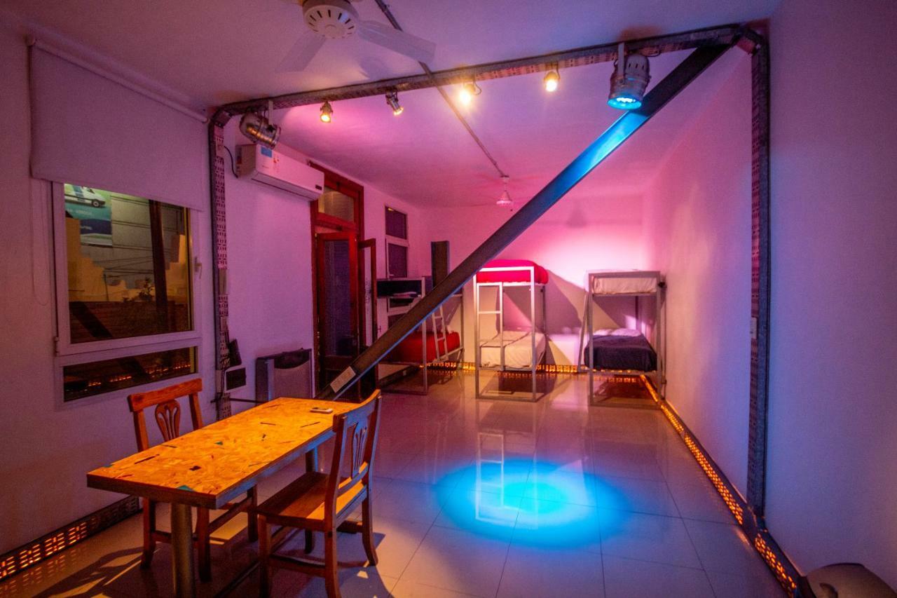High Hostel Rosario Exteriör bild